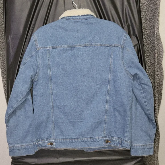 Victory Outfitters sherpa-lined denim trucker jacket. - Picture 8 of 8